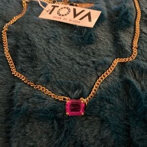 TOVA Gold Chain Darcy Necklace with fuchsia faceted stone. NWT